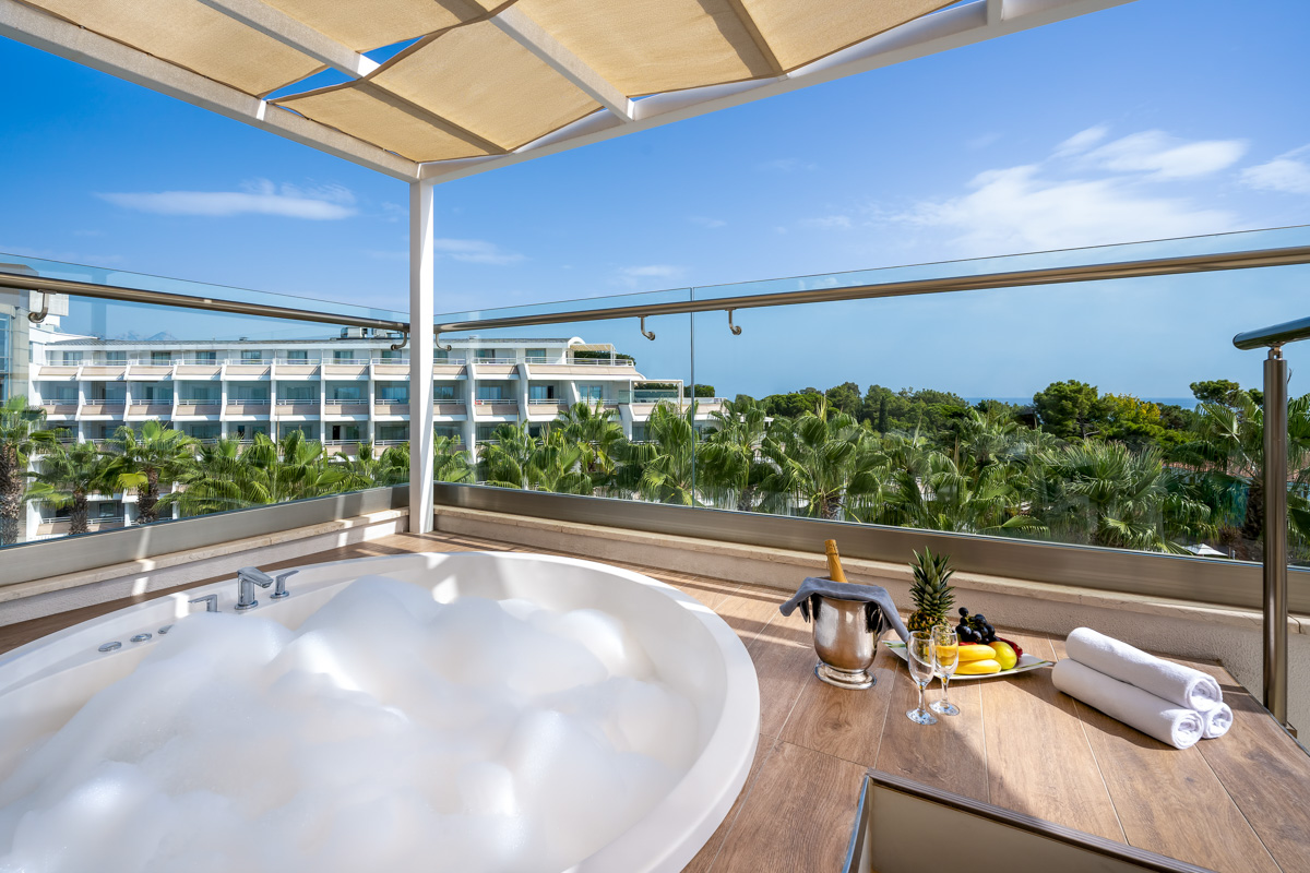 Deluxe Terrace Room With Jacuzzi
